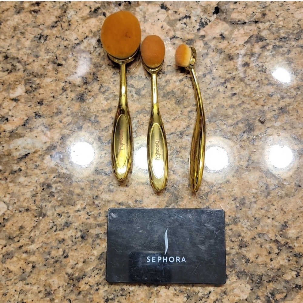 Set of brushesplus bonus Sephora mirror